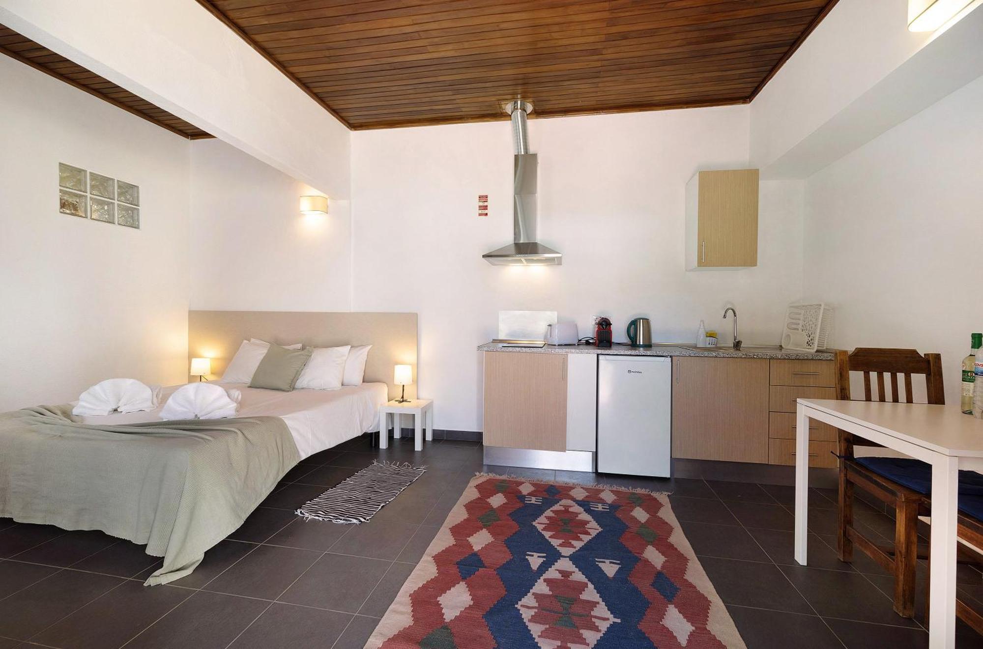 A Cerca - B Apartment Lagos Bagian luar foto